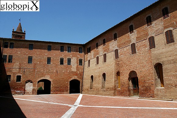 Cortile dell'Abbazia di Monte Oliveto Maggiore