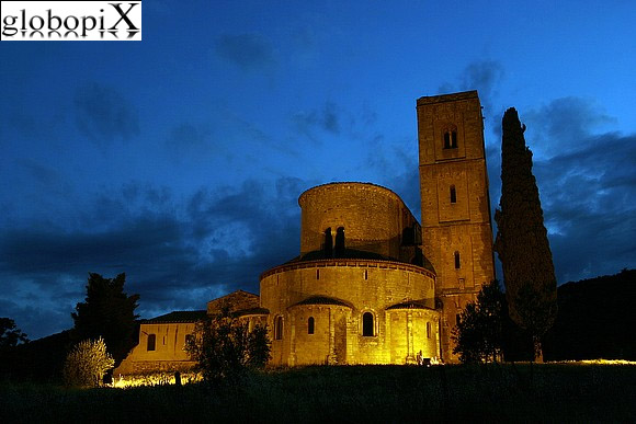 Abbazie Toscane - Abbazia San Antimo di sera