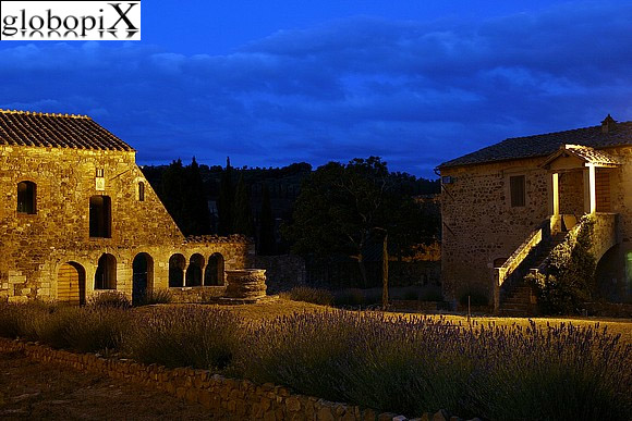 Abbazie Toscane - Abbazia San Antimo di sera