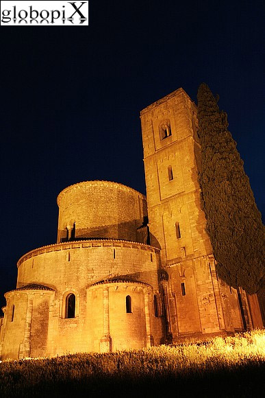 Abbazie Toscane - Abbazia San Antimo di sera