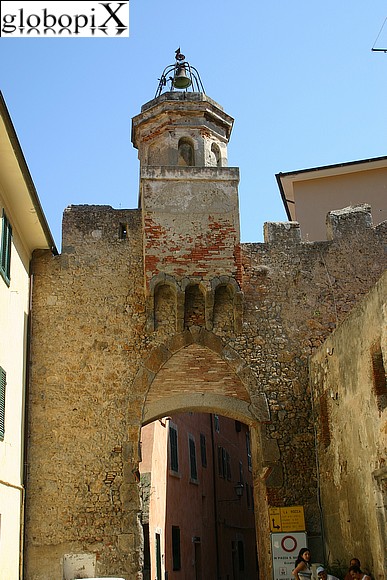 Argentario - Porta Pisana e Torre dell'Orologio