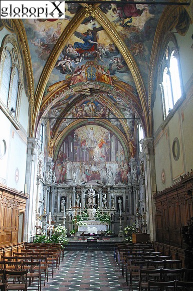Interno della chiesa di San Lorenzo