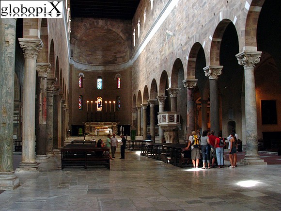 Lucca - Interno di S. Frediano