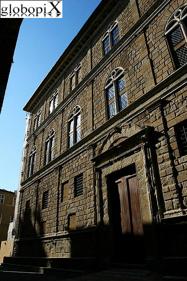 Palazzo Piccolomini