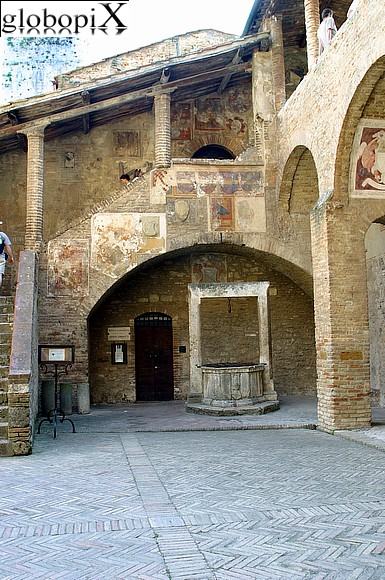 Palazzo del Popolo