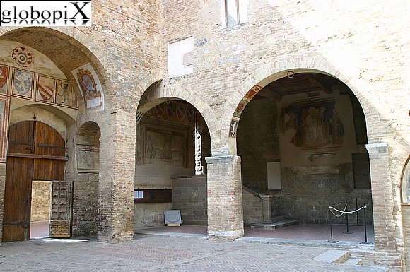 San Gimignano - Palazzo del Popolo