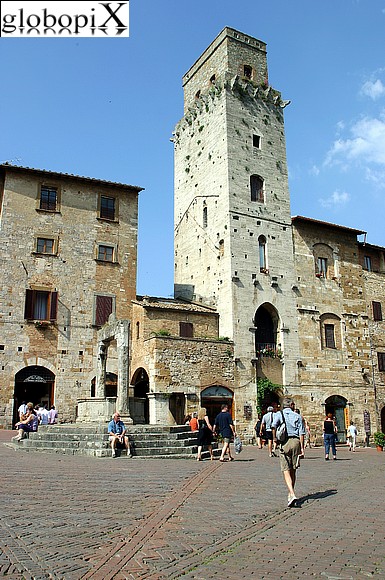 Piazza della Cisterna