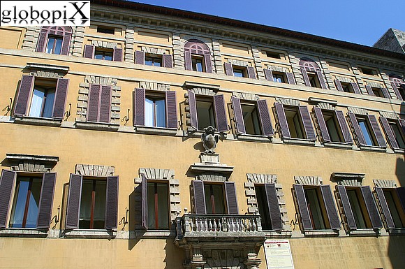 Piazza Salimbeni
