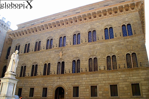 Piazza Salimbeni
