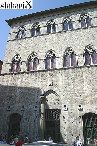 Palazzo Tolomei