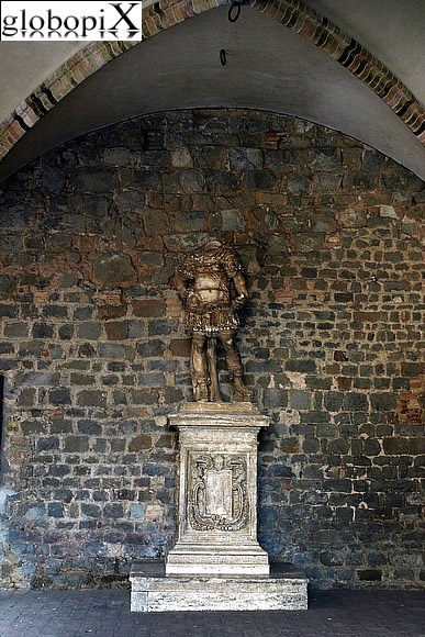 Palazzo dei Priori in Piazza del Popolo