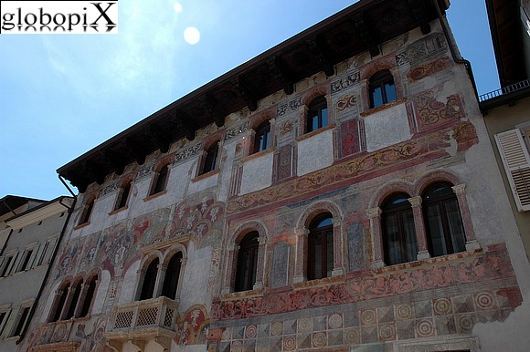 Palazzo Alberti-Colico in Via Belenzani