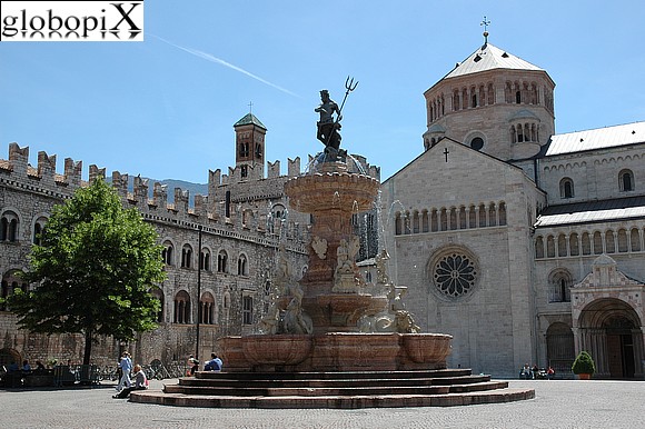 Piazza Duomo e Fontana del Nettuno