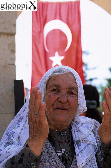 Anziana signora a Istanbul