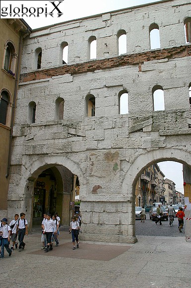Verona - Porta dei Brsari