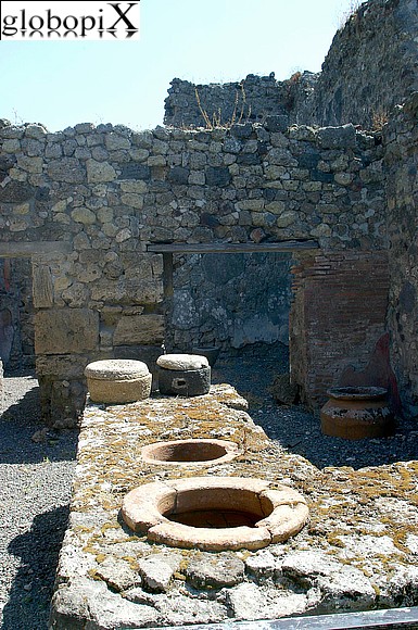 Pompei - Resti di una cucina pubblica