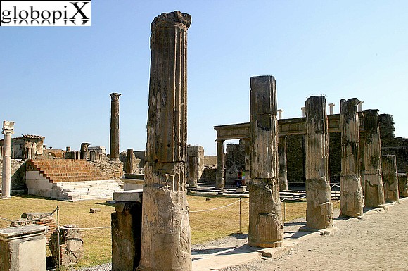 Campi Flegrei - Tempio di Apollo