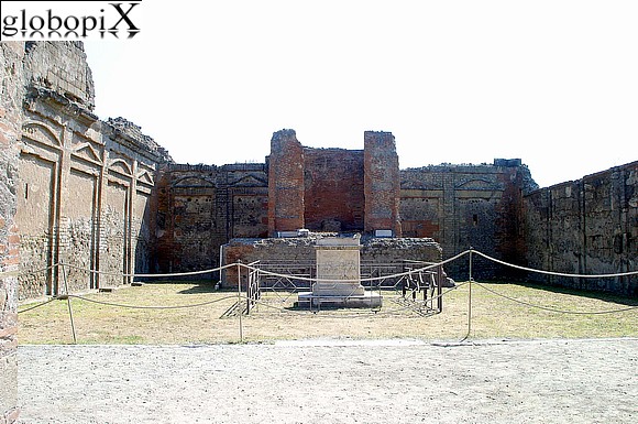 Pompei - Tempio di Vespasiano