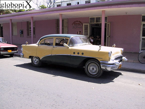 Havana - Aged car in Cuba