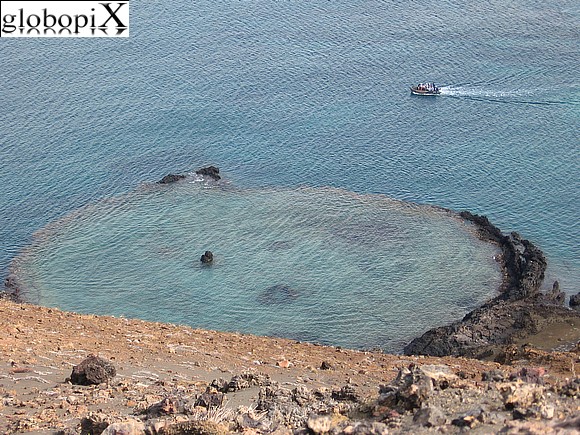 Galapagos - Cratere sull'Isla San Bartolome'