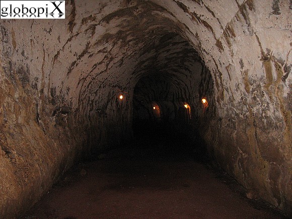 Galapagos - Tunnel di Lava a Santa Cruz