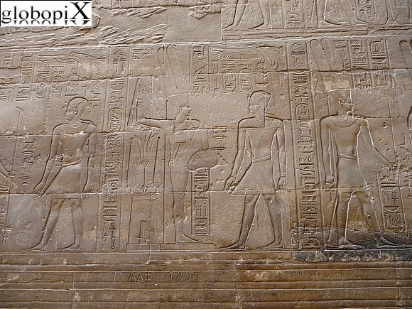 Luxor - Incisioni nel tempio di Luxor