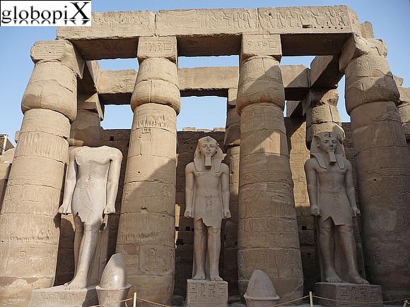 Luxor - Statue di Ramses II
