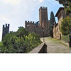 Foto: La Rocca vista da Via Dante