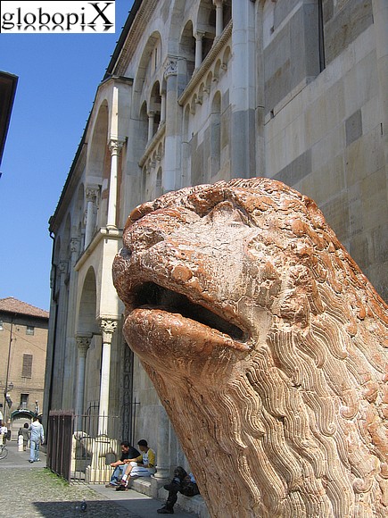 Modena - Leone della Porta Regia