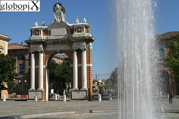 Santarcangelo - Piazza Ganganelli e Arco Trionfale
