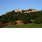 Foto: Vista del borgo dalla pianura