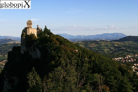 San Marino - Vista dalla Rocca verso la Cesta