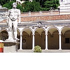Foto: Piazza della Liberta - Statua di Caco