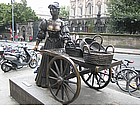 Photo: Statua di Molly Malone