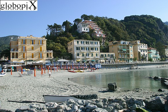 Cinqueterre - Monterosso's beach