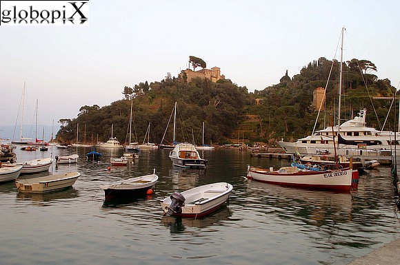 Portofino - Il porto e il castello di San Giorgio
