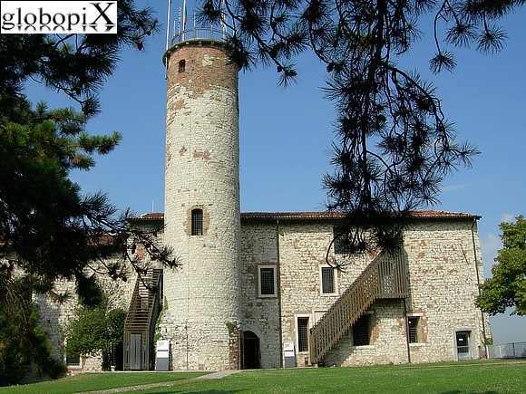 Brescia - Il castello - Torre Mirabella e maschio visconteo