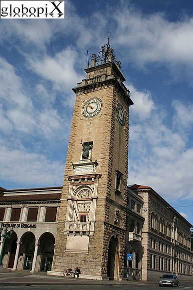 Bergamo - Piazza G. Matteotti - Torre ai Caduti
