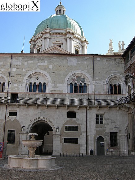 Brescia - Piazza Paolo VI - Broletto