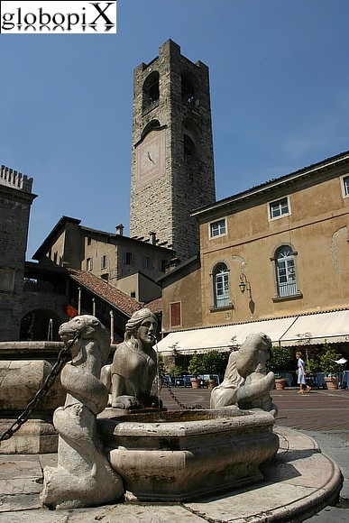 Bergamo - Piazza Vecchia - Torre Civica (Campanone)