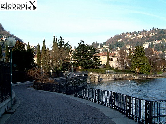 Lago di Como - The Villa Olmo walkway.