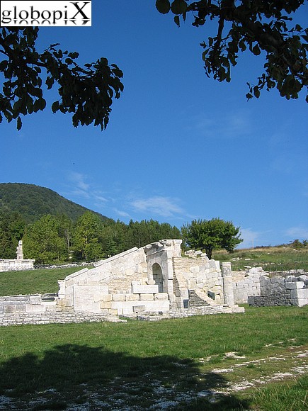 Pietrabbondante - Zona archeologica - Teatro Tempio Sannita