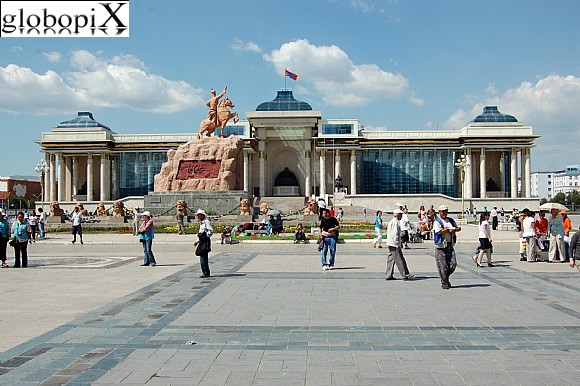Mongolia - Palazzo del Parlamento a Ulan Bator