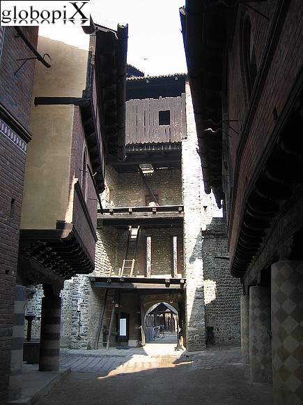 Torino - Borgo Medievale - Torre di ingresso