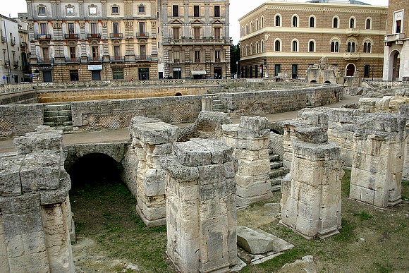 Lecce - Anfiteatro e Piazza S. Oronzo