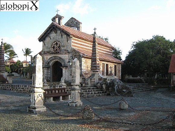 Santo Domingo - Chiesa ad Altos de Chavon