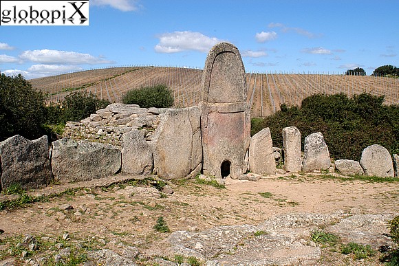 Arzachena - Tomba dei Giganti Coddu Vecchiu