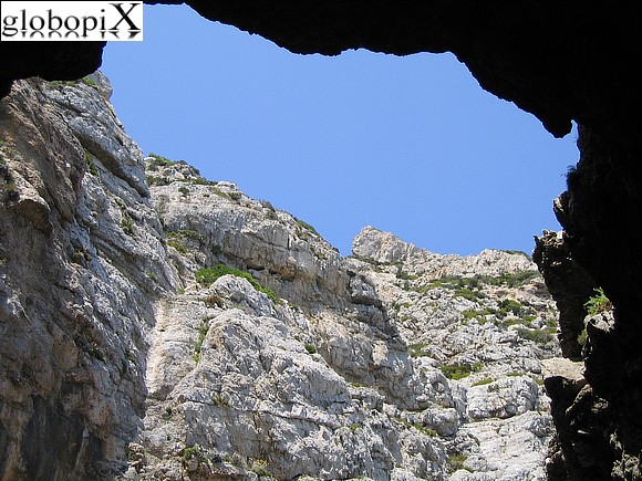 Isole Egadi - Vault of Grotta del Cammello