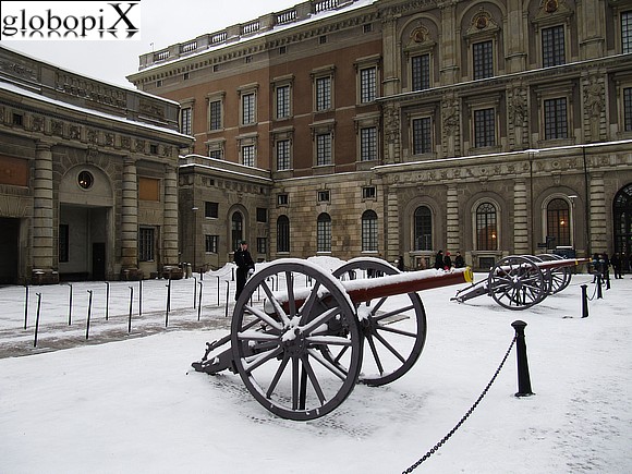 Stoccolma - Cannoni davanti al Palazzo Reale