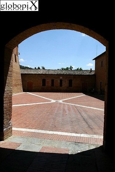 Abbazie Toscane - Cortile dell'Abbazia di Monte Oliveto Maggiore